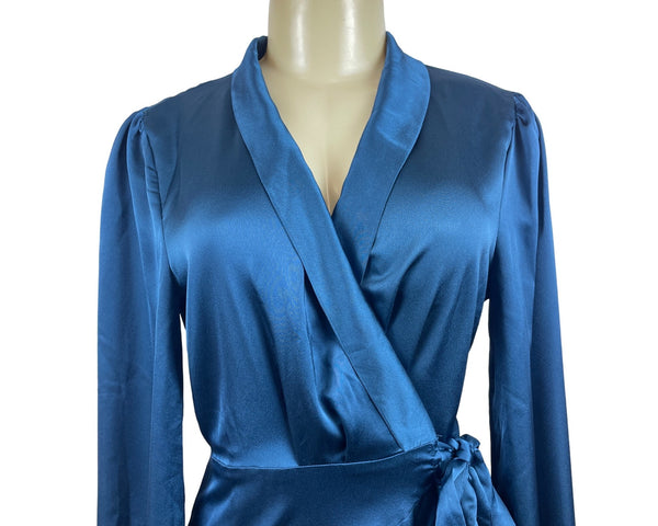 Boohoo Women’s Turquoise Knee Length Robe Size 8