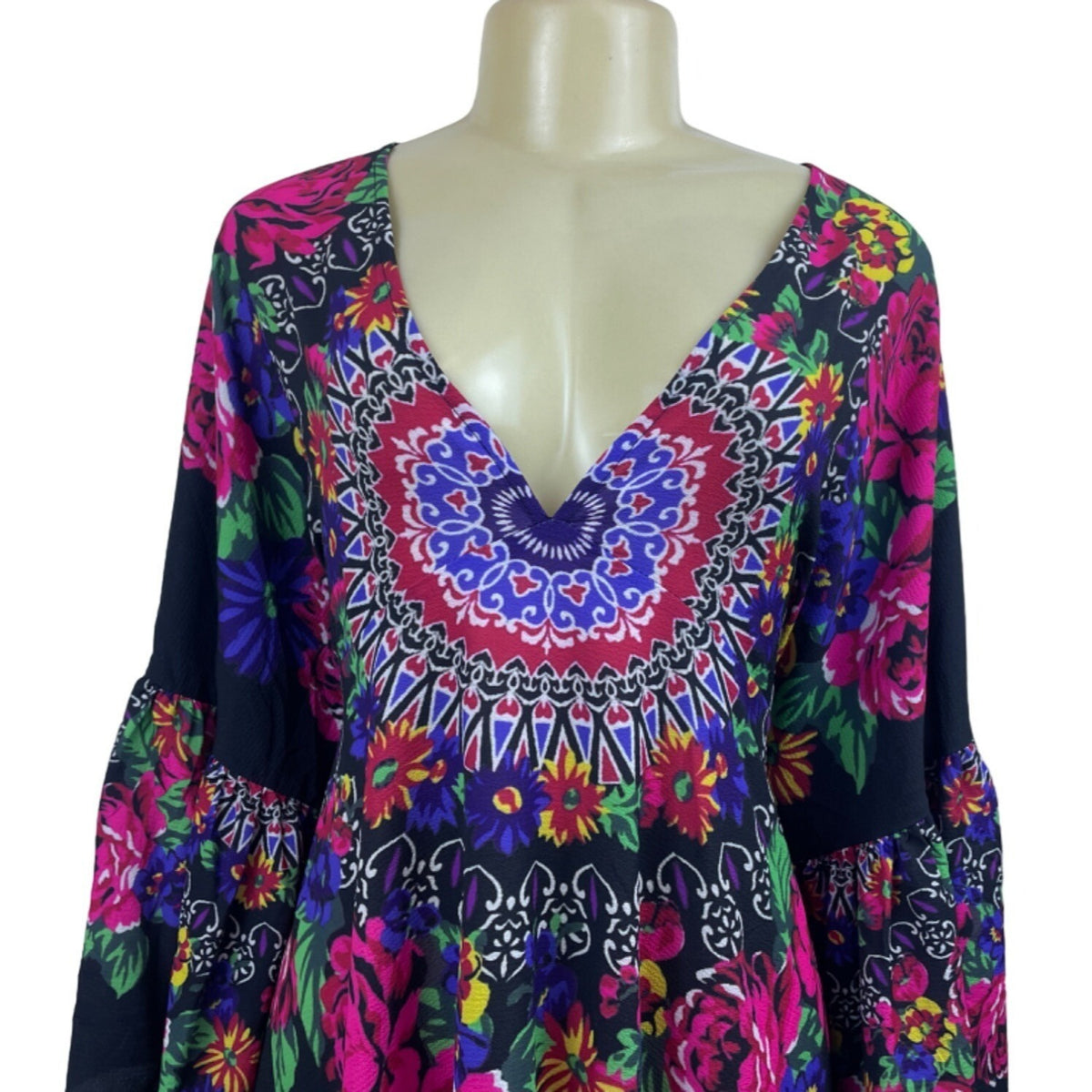 Umgee Women’s Multicolor Low-Cut Boho Style V Collar Dress Sz M - NWT
