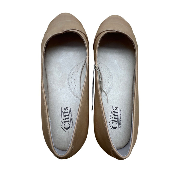 Cliffs By White Mountain Women’s Beige Clara  Pleated Toe Comfort Flats Sz 8.5W